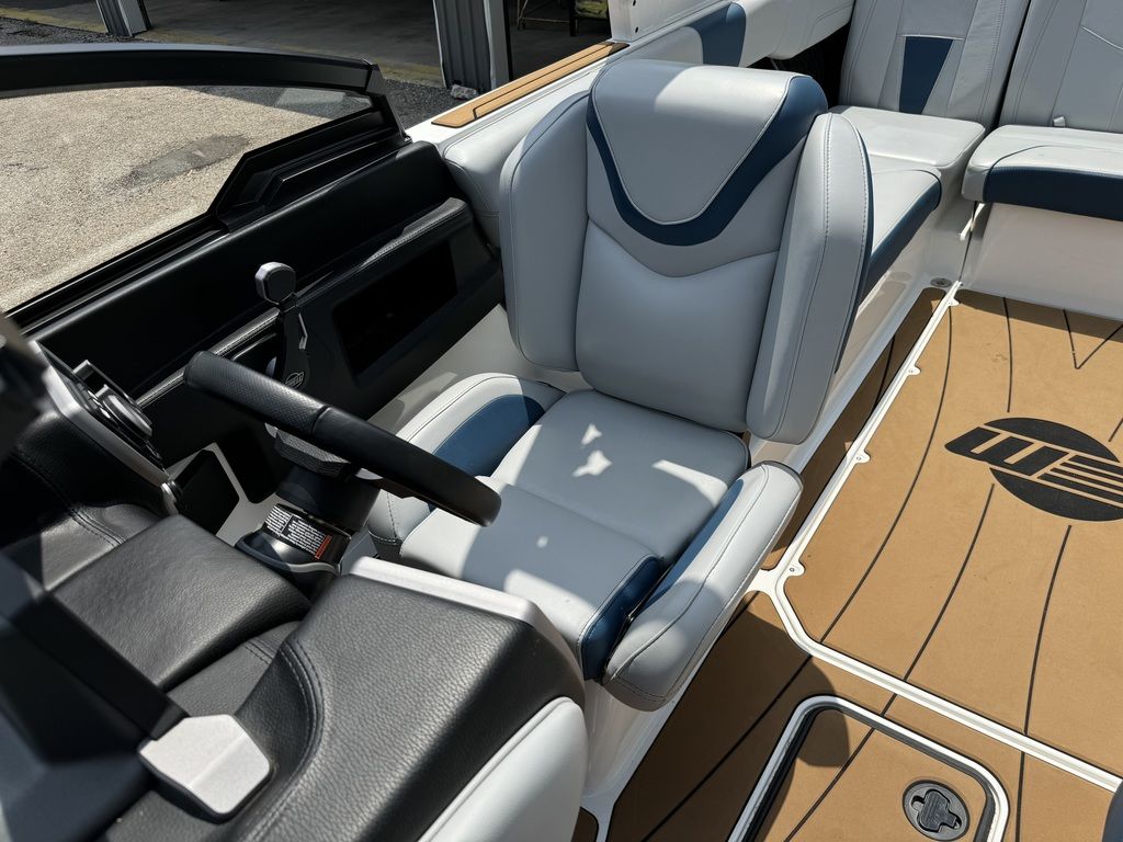 2022 malibu boats 23-LSV
