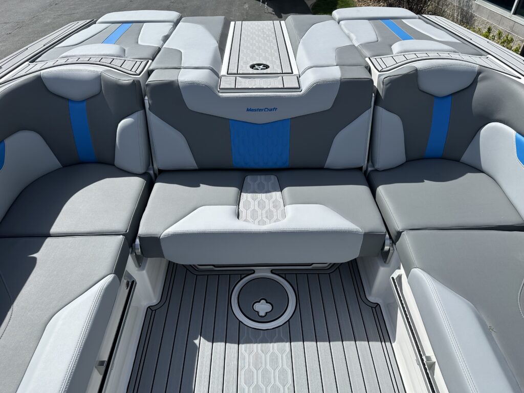 2024 MasterCraft XT22