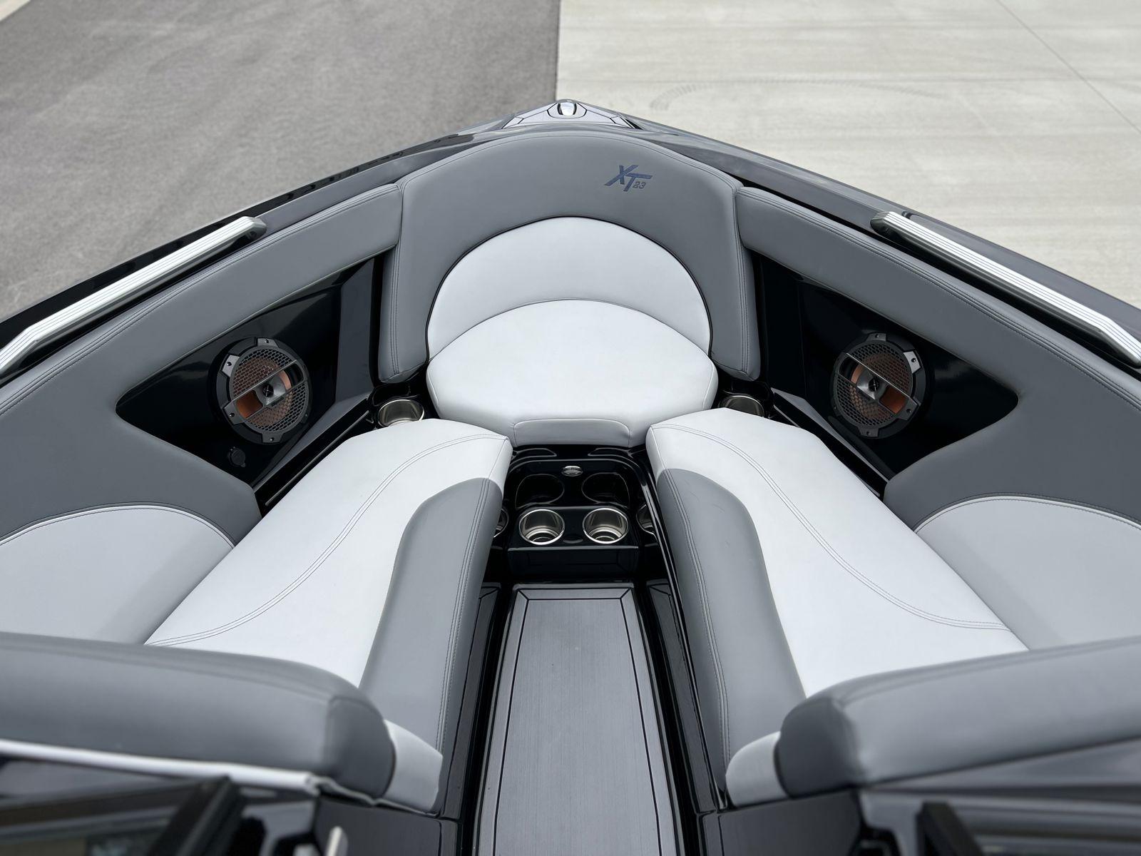 2019 MasterCraft XT23