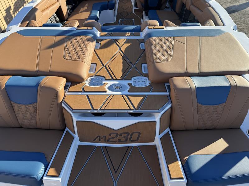2025 Malibu M230