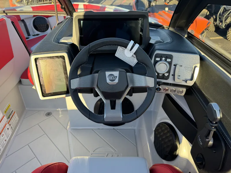New 2024 Malibu 22 LSV