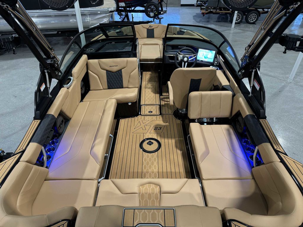 2025 MasterCraft XT23