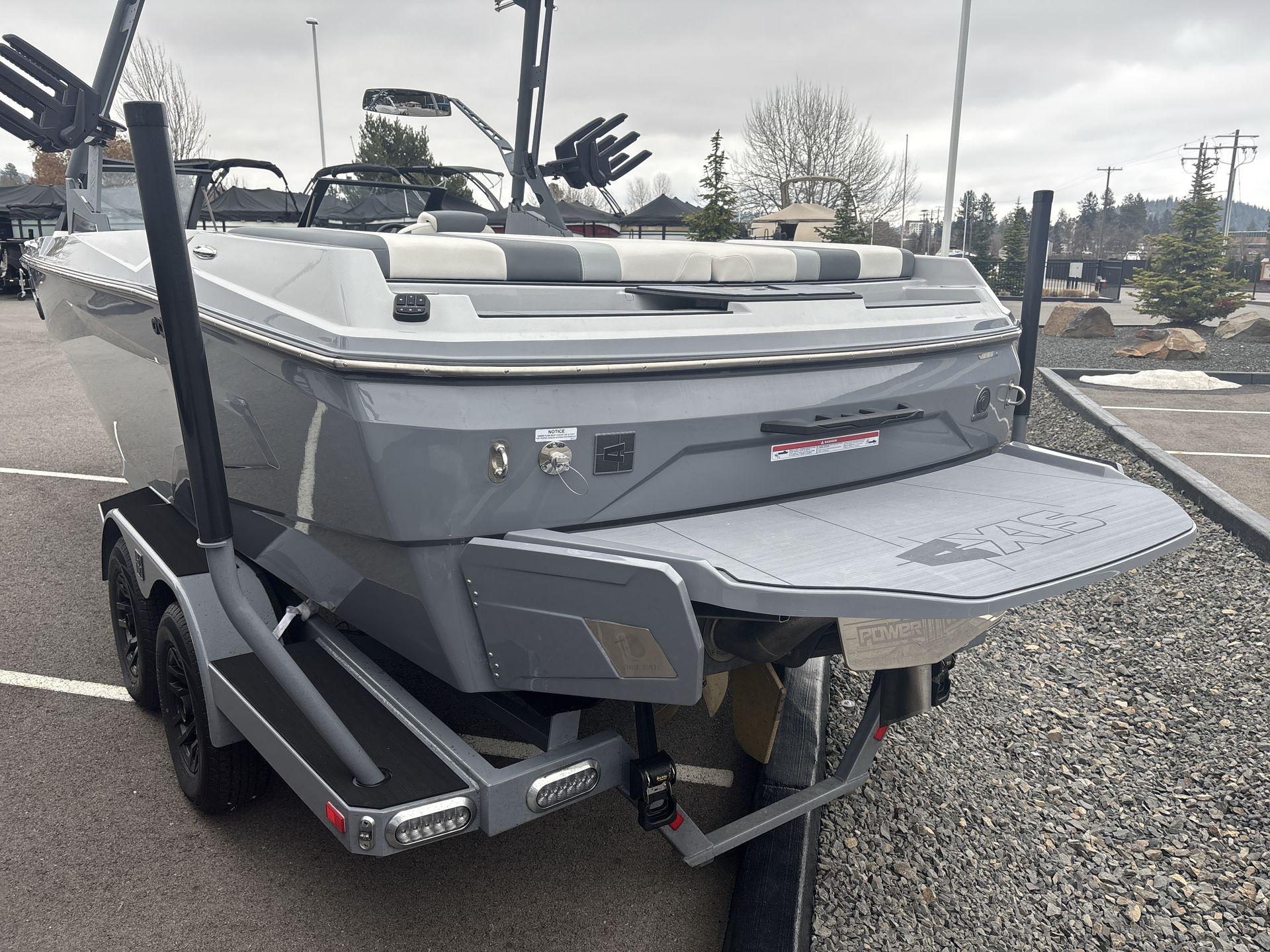 2025 Axis A225