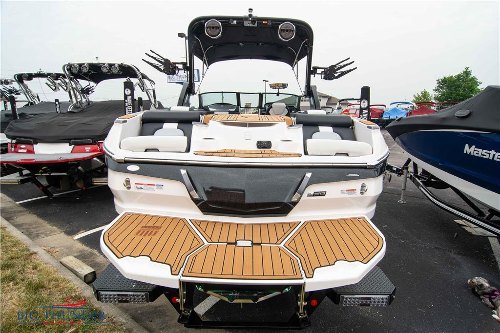 2023 MasterCraft X24