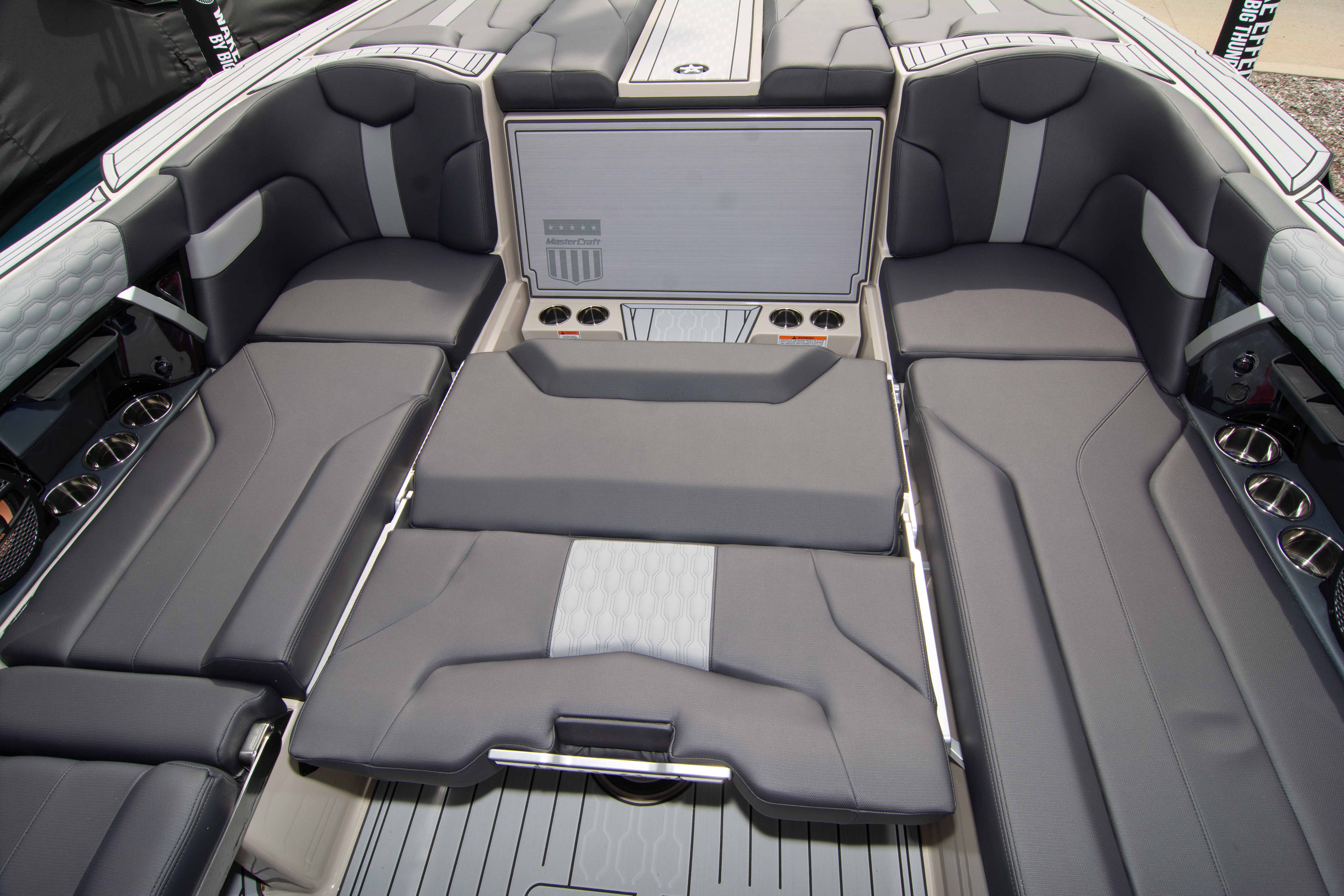 2025 MasterCraft XT24