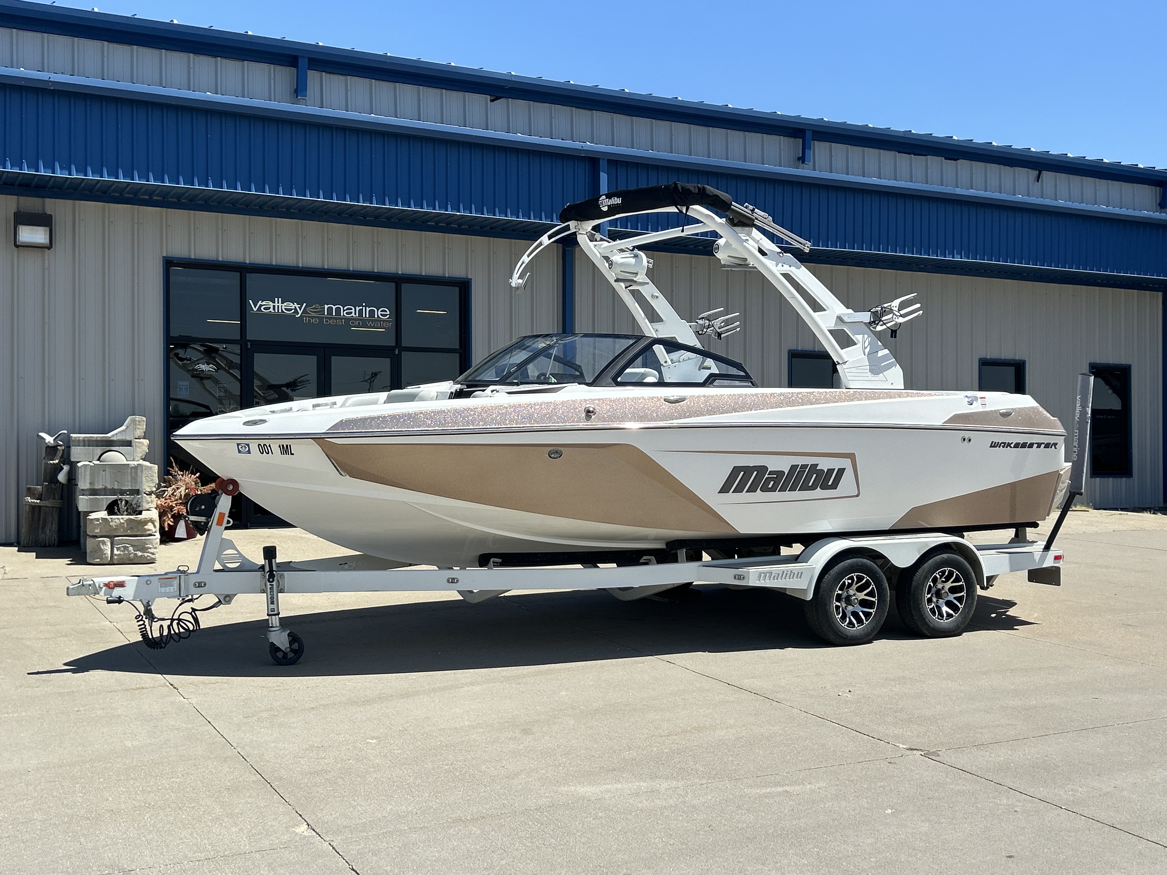 2020 Malibu 22 LSV