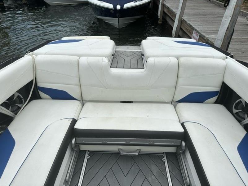 2017 Malibu Wakesetter 24 MXZ