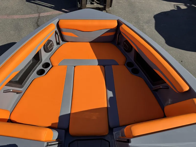 2025 Axis T250