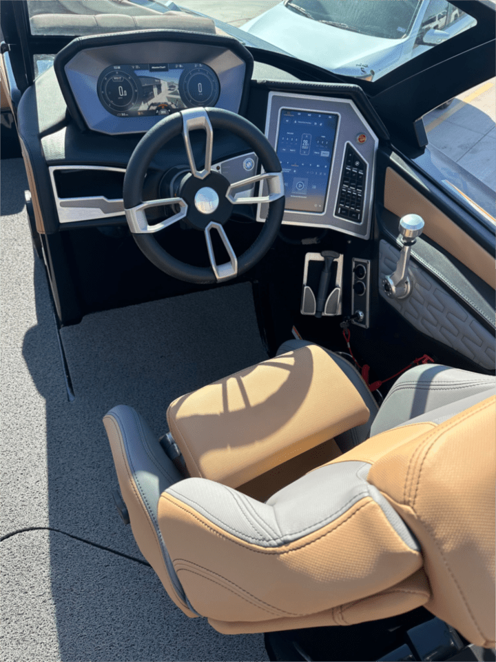 2023 MasterCraft X24