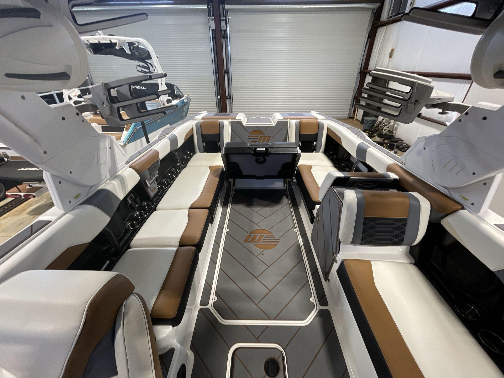 2023 Malibu 26LSV