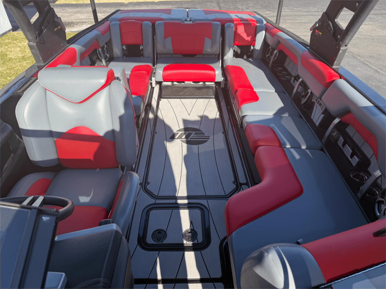 2019 Malibu Wakesetter 25LSV