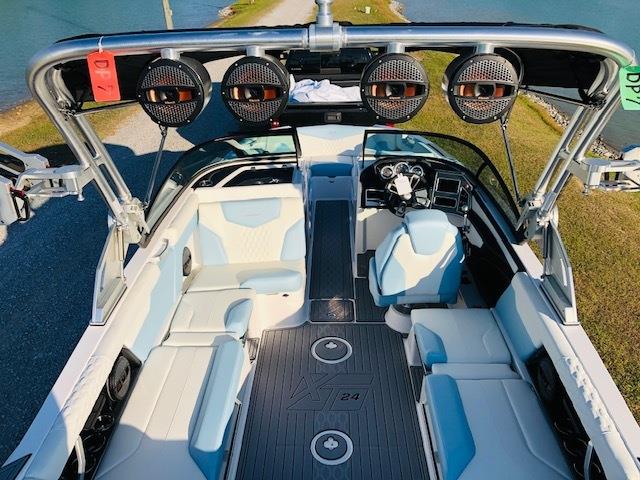 2023 MasterCraft XT24