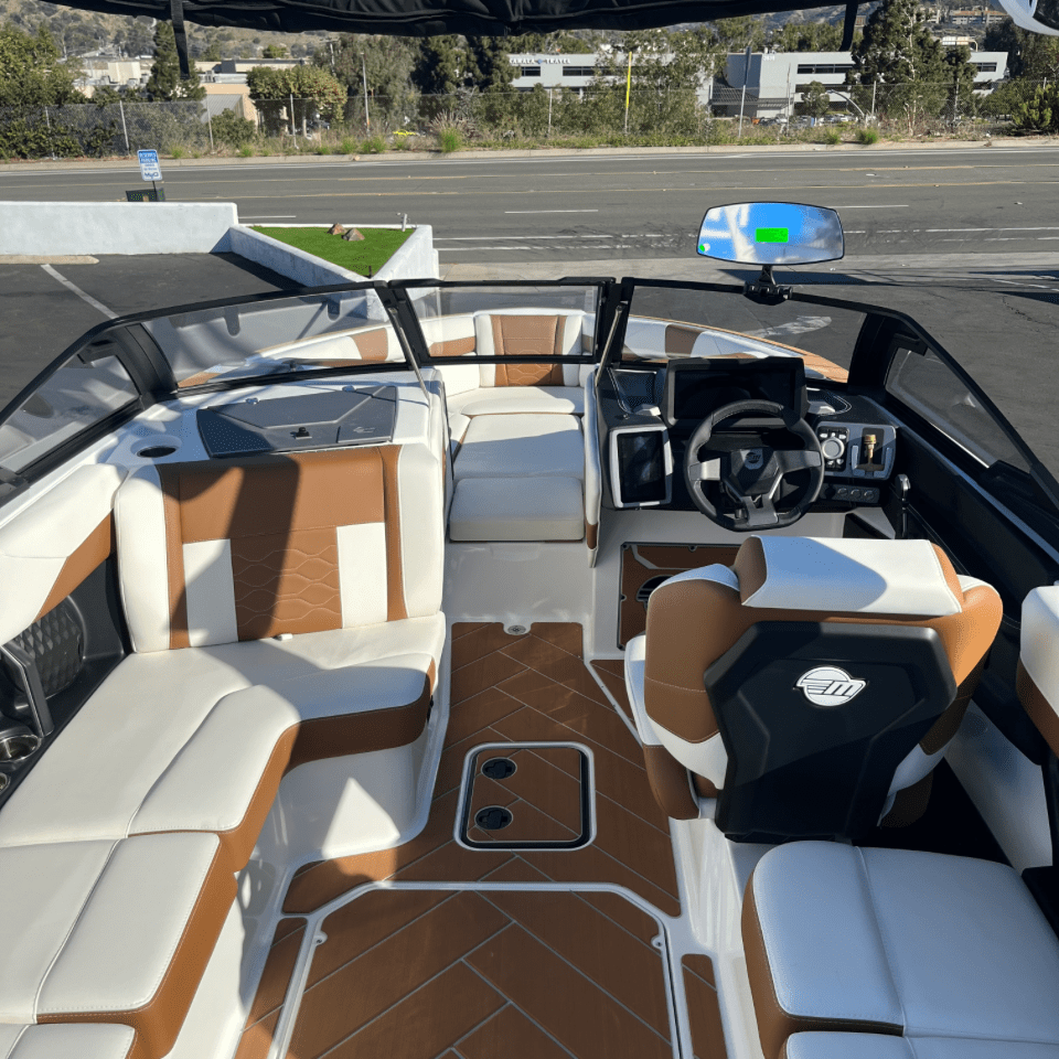 2024 Malibu 23 LSV