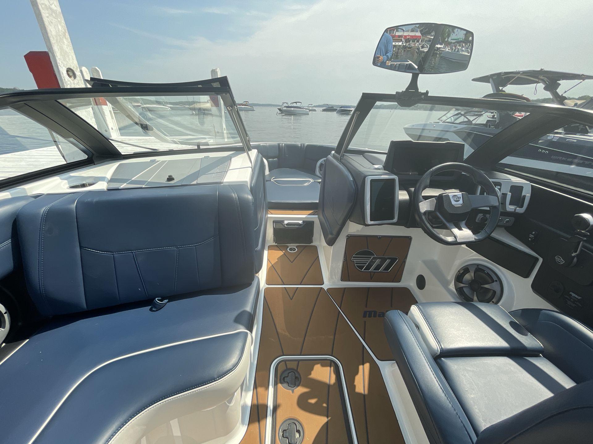 2021 Malibu 23 LSV
