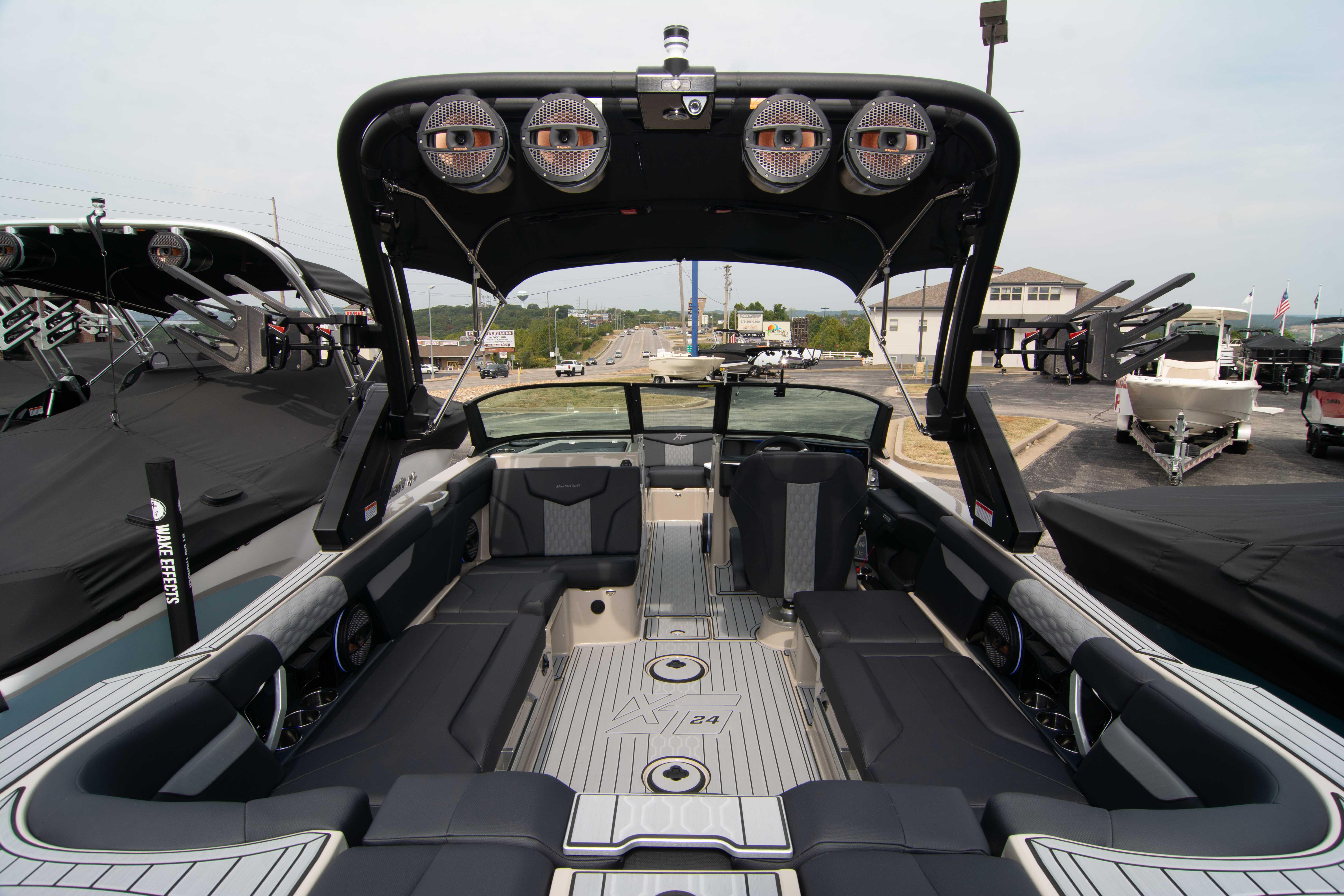 2025 MasterCraft XT24