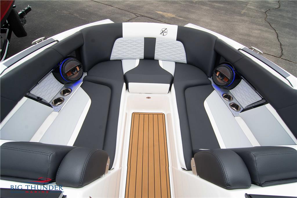2023 MasterCraft X24