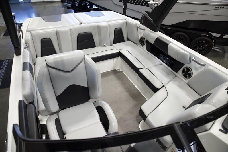 2021 Malibu 21 MLX