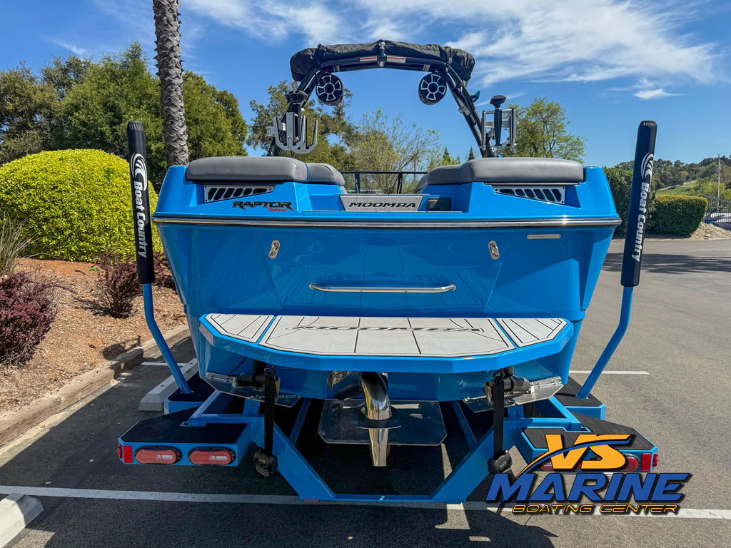 2022 MOOMBA Makai