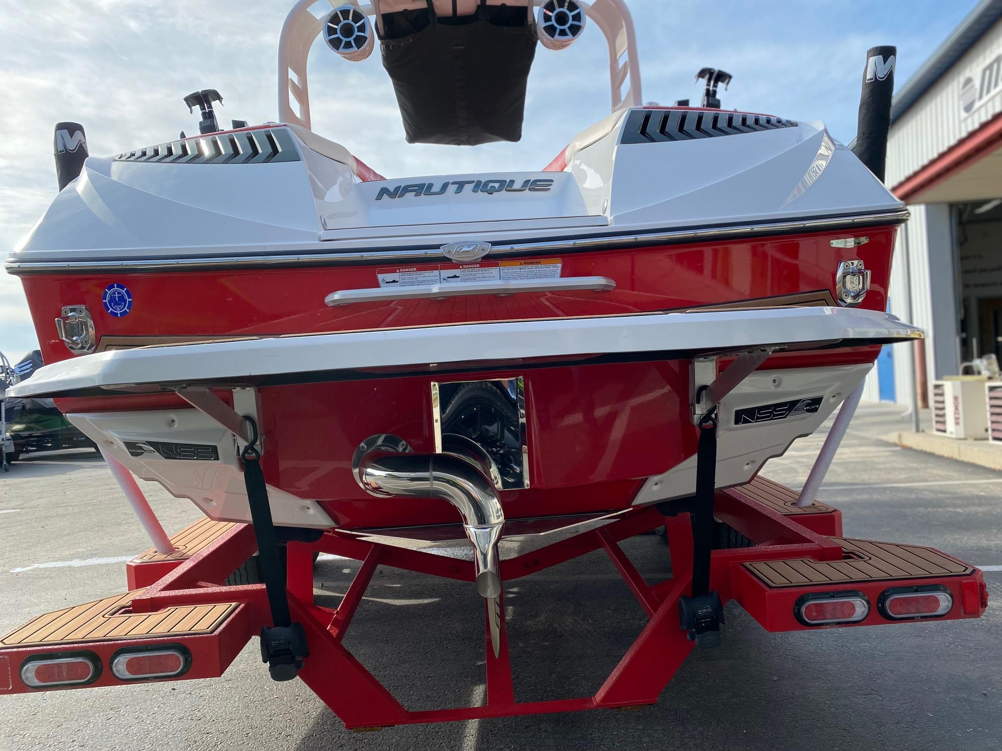2018 Nautique G23