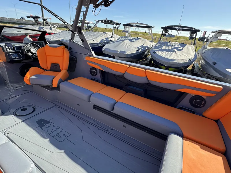 2025 Axis T250