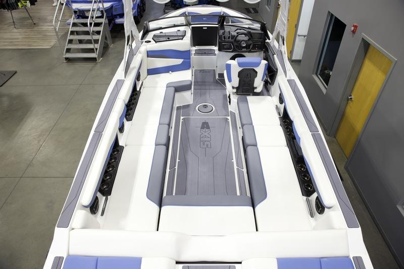 2025 Axis T250