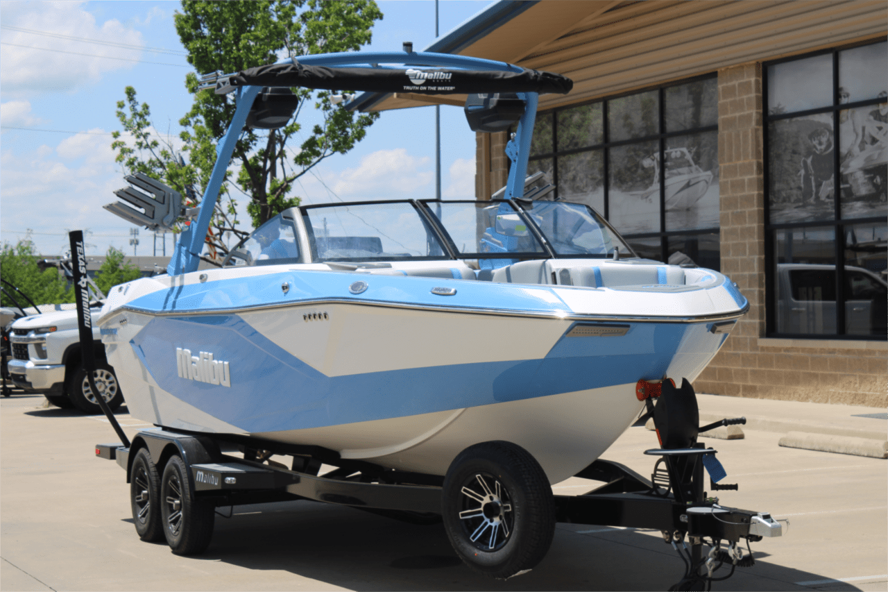 2025 Malibu 23 LSV