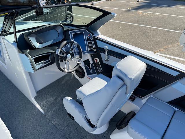2024 MasterCraft XT22T