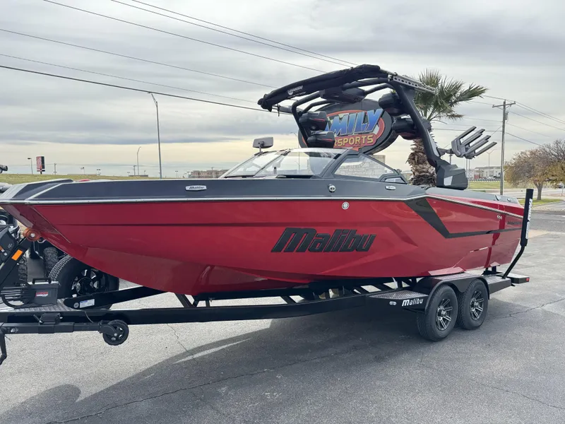 2025 Malibu 24 MXZ