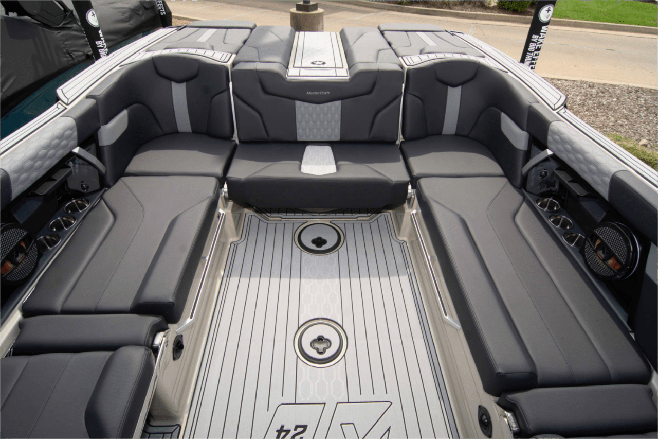 2025 MasterCraft XT24