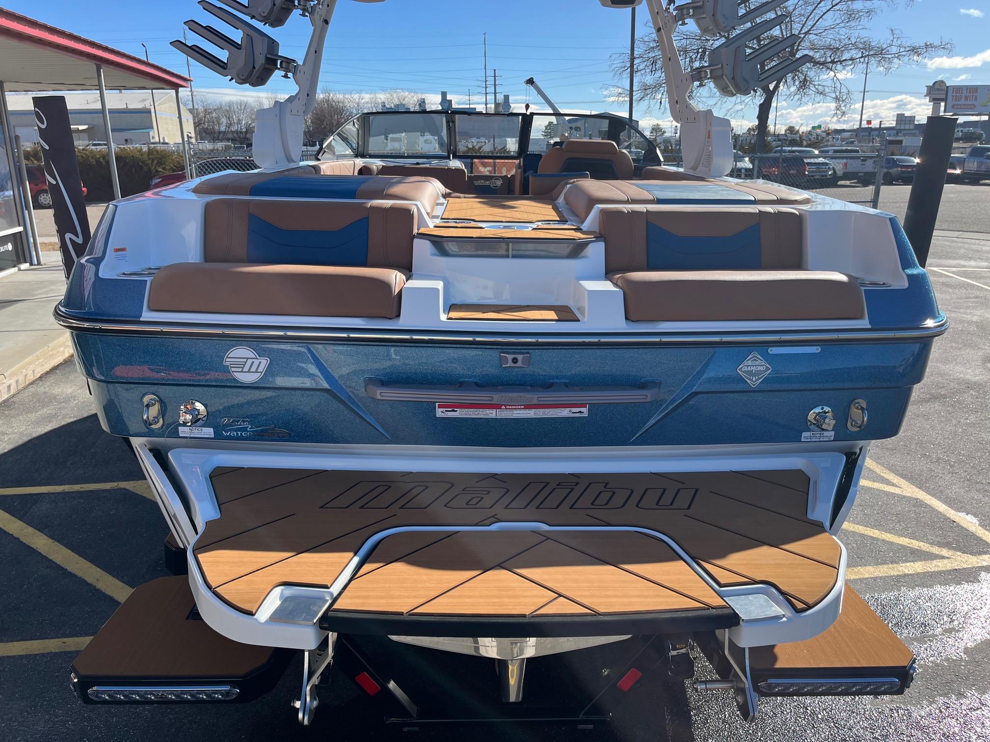 2025 Malibu 25 LSV