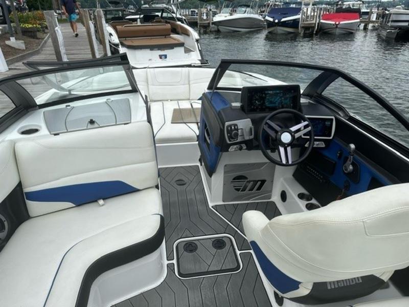 2017 Malibu Wakesetter 24 MXZ