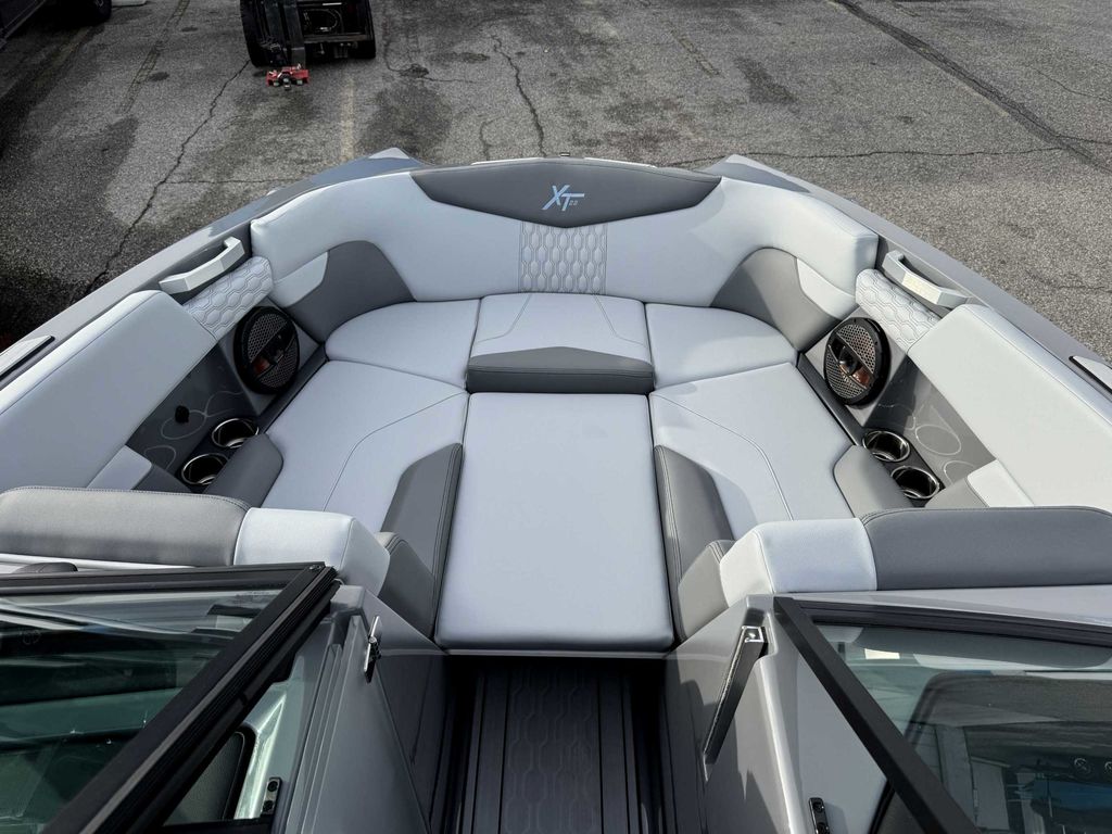 2025 MasterCraft XT22