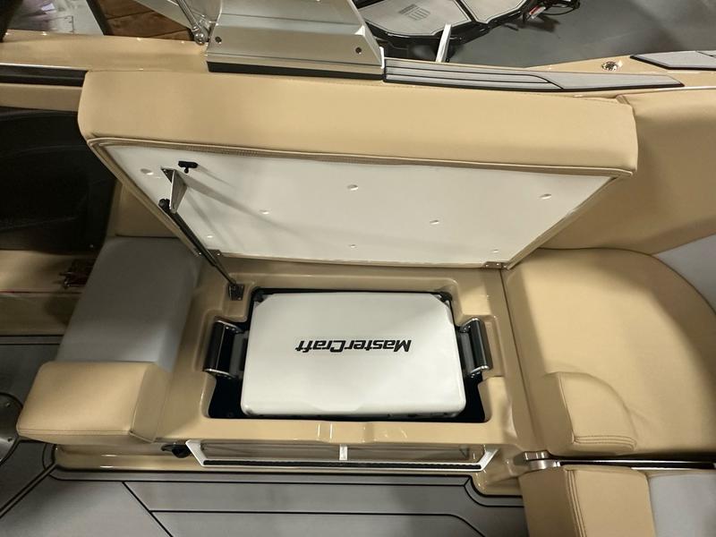 New 2024 MasterCraft X22