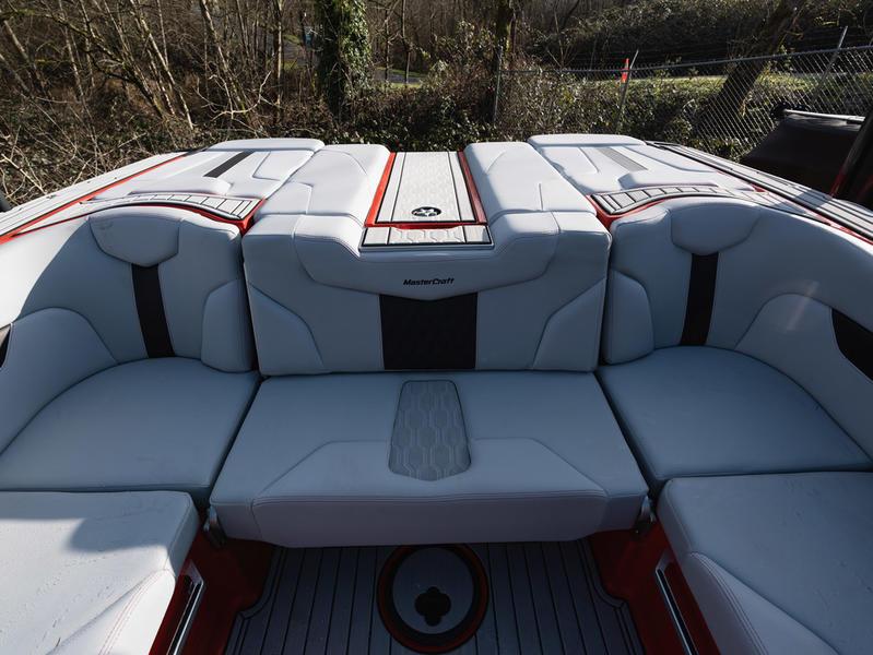 New 2024 MasterCraft XT24