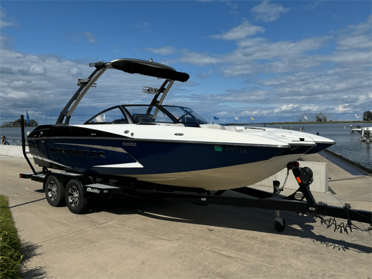 2016 Malibu Wakesetter 22 MXZ