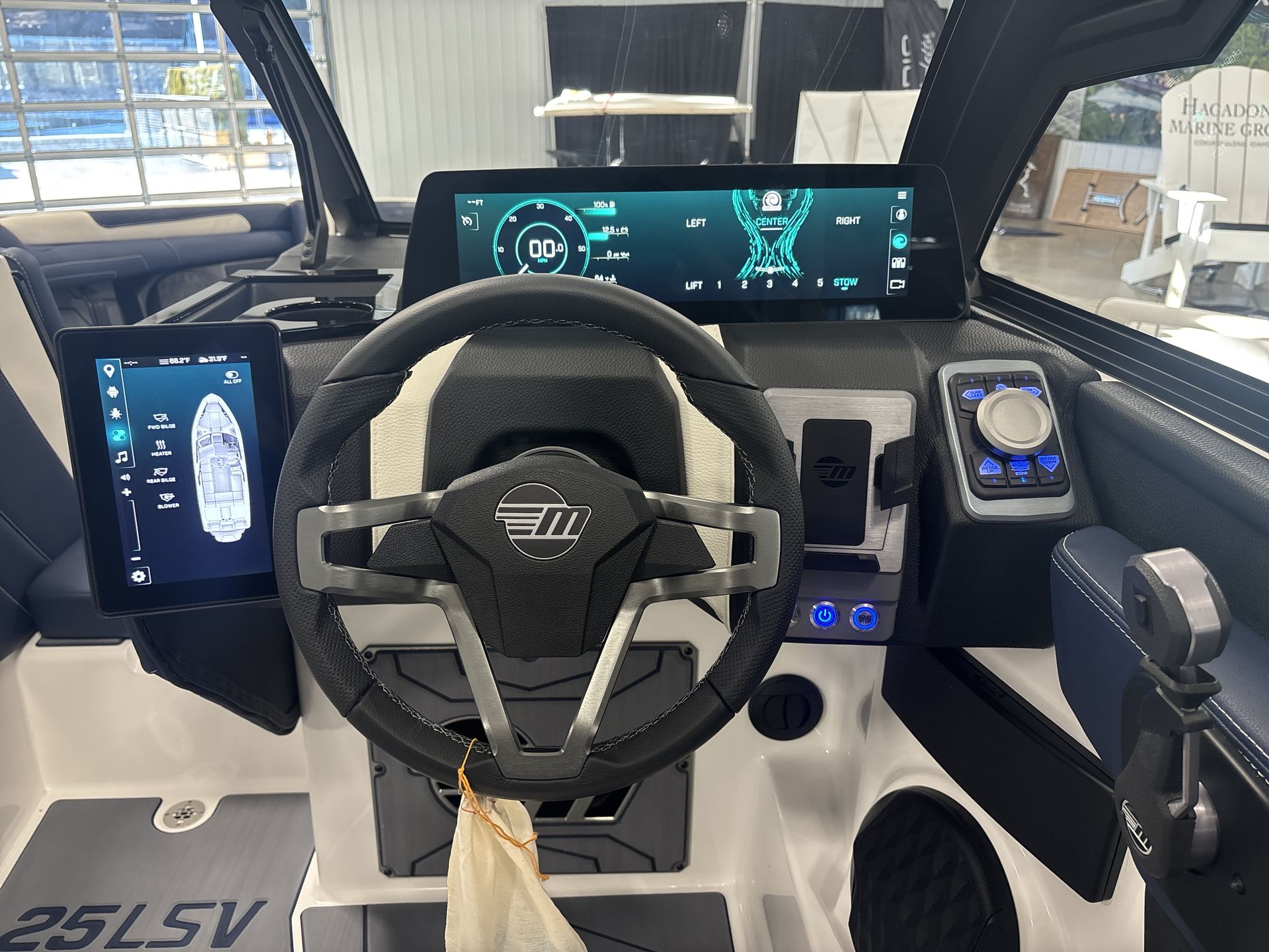 2025 Malibu 25LSV