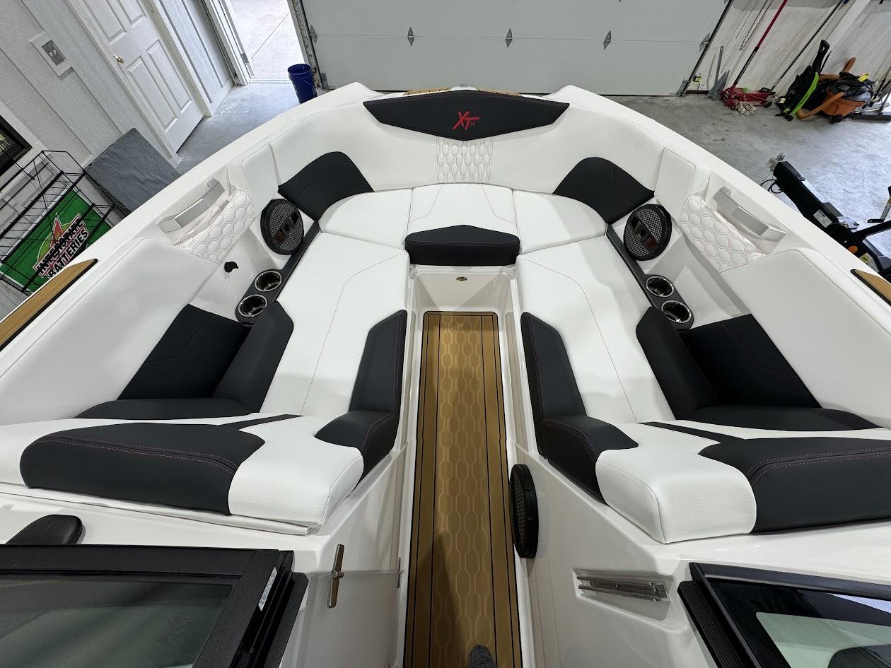 2024 MasterCraft XT24