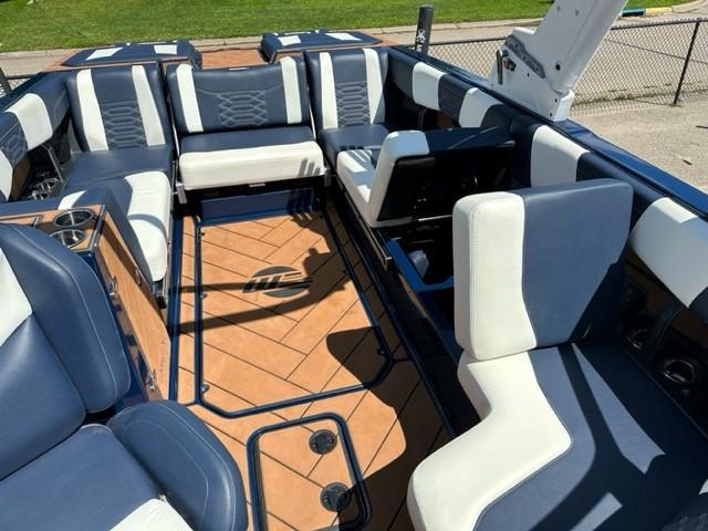 boat.Title