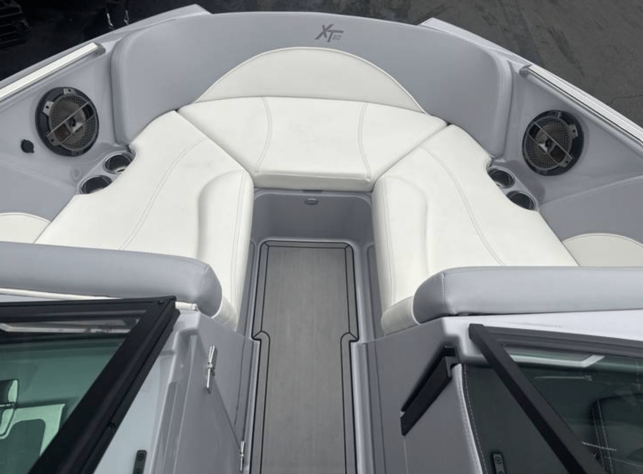 2022 MasterCraft XT20