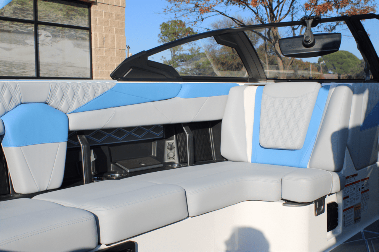 2025 Malibu M230