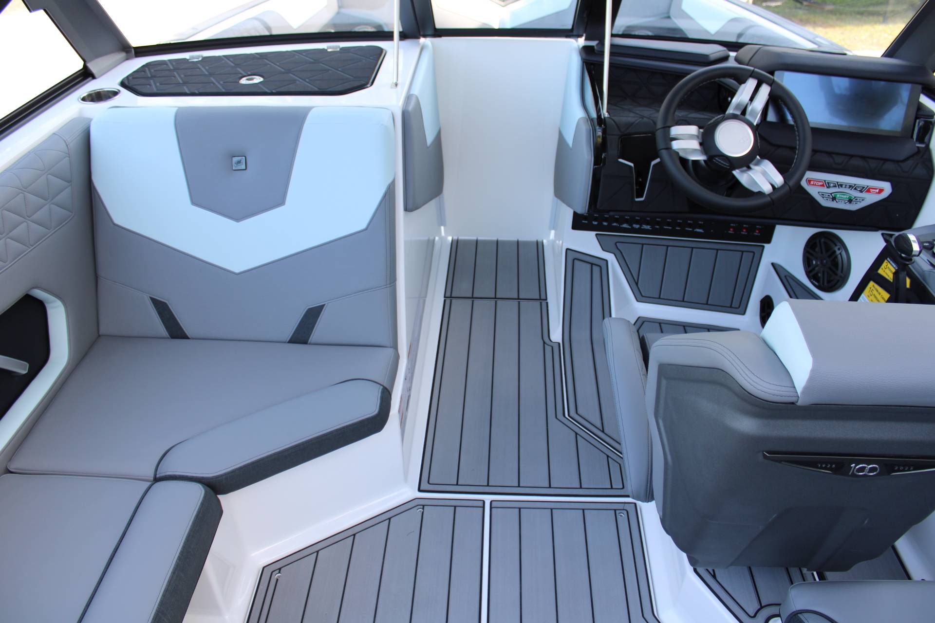 2025 Nautique GS22