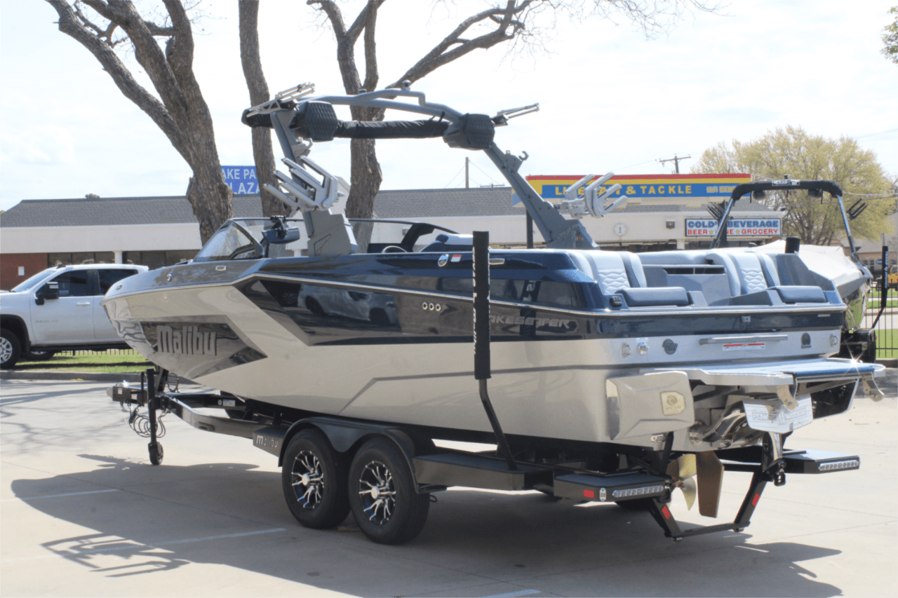 2025 Malibu 24 MXZ