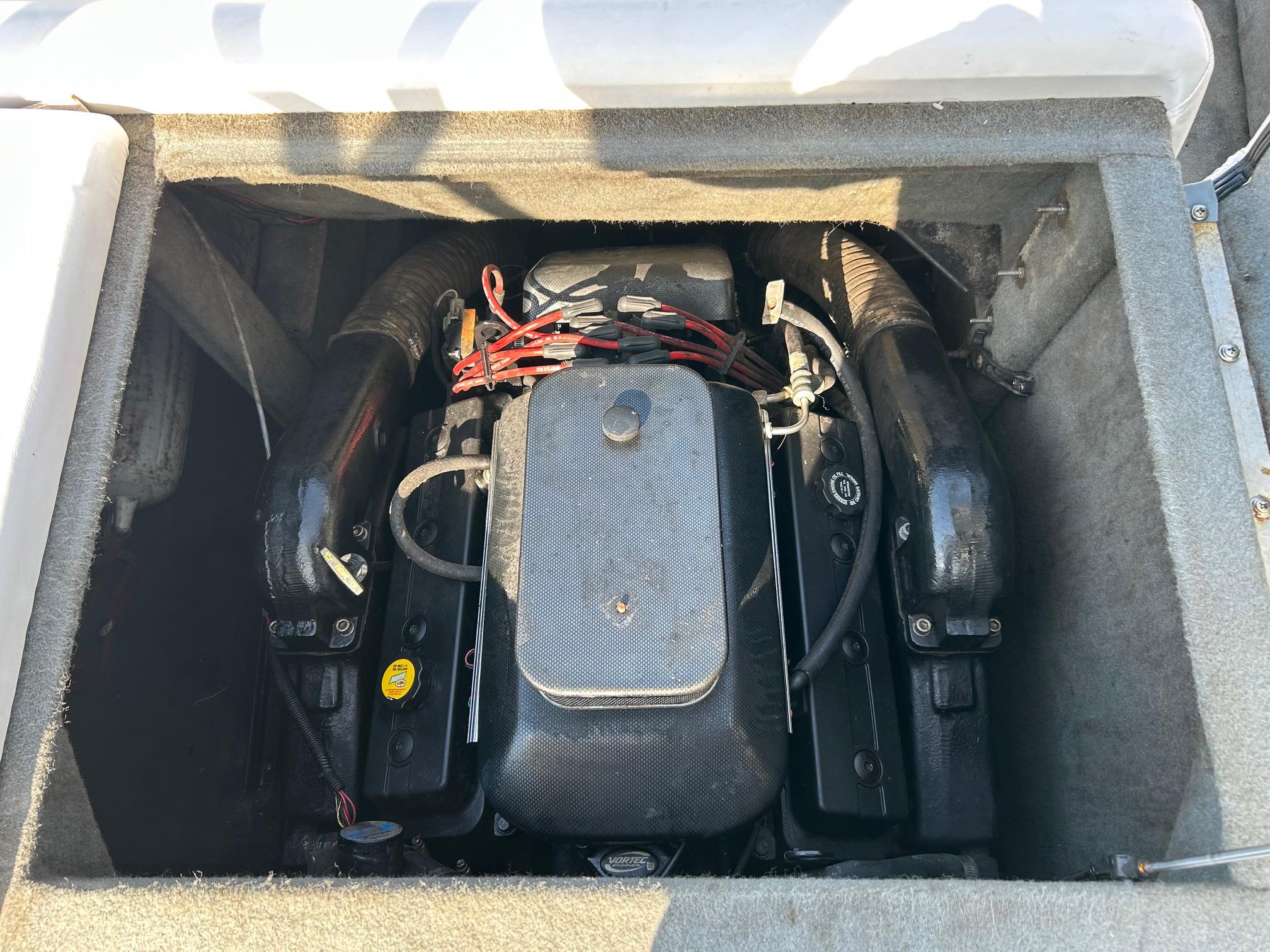 2002 Malibu 21′ XTI Wakesetter