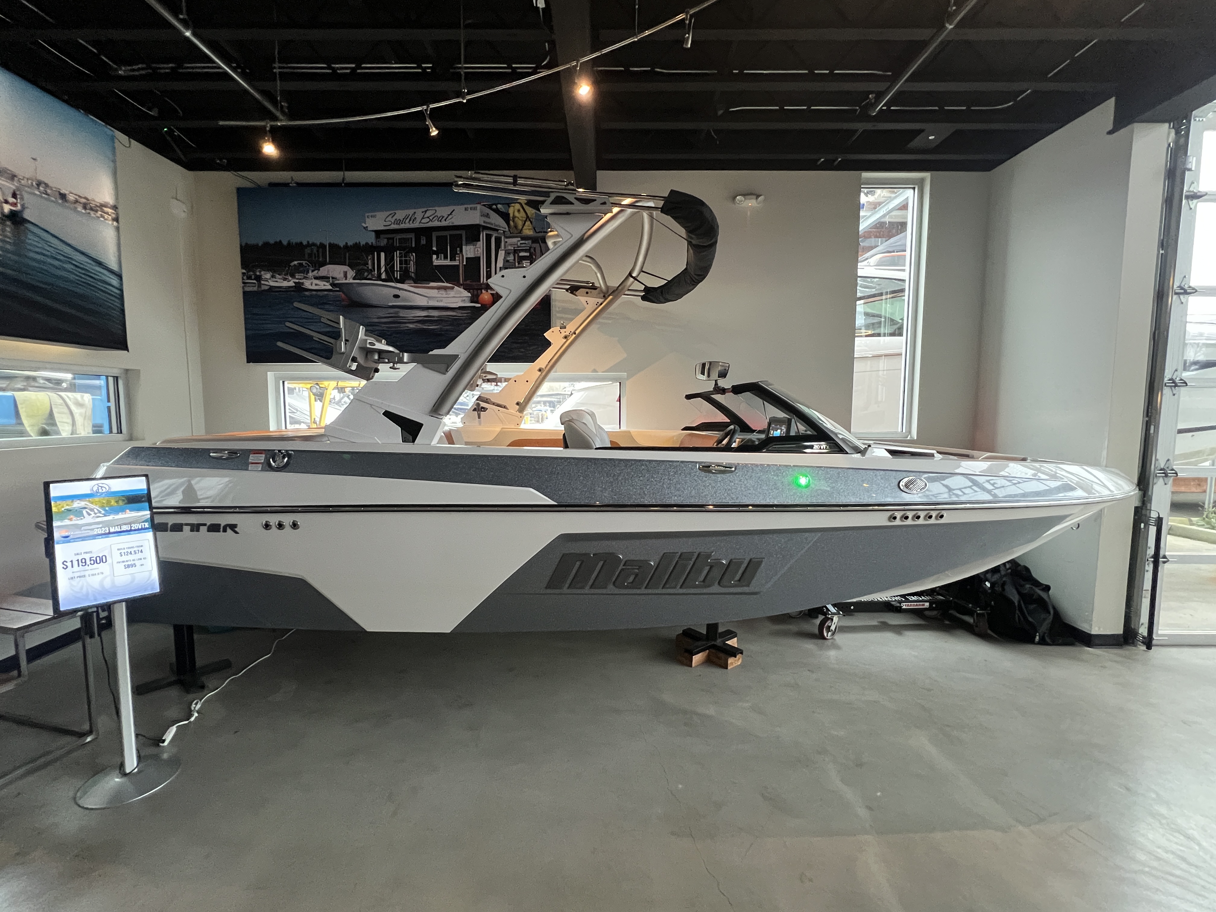 2023 Malibu 20 VTX