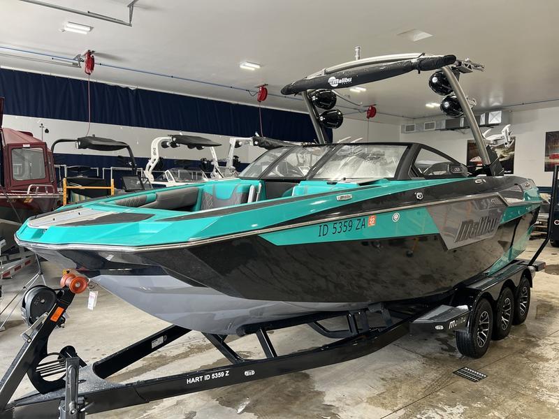 2021 Malibu Boats M240
