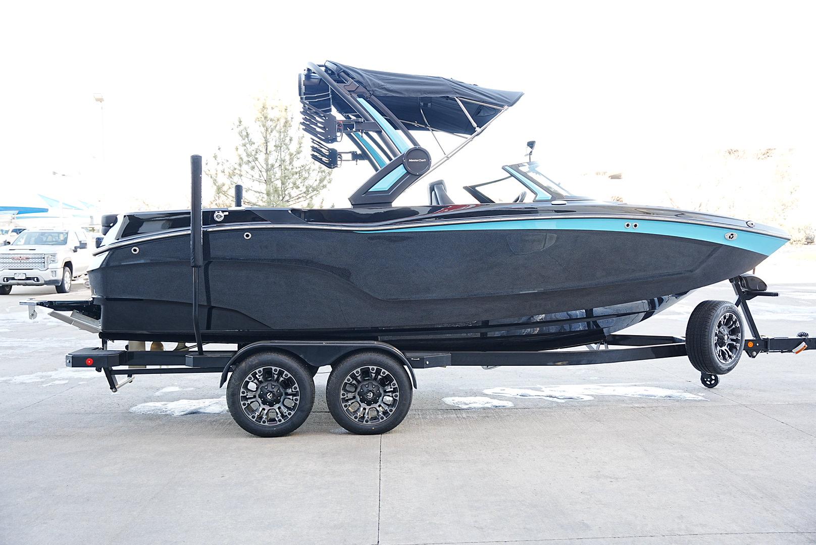2024 MasterCraft XT22 &#8211; DEMO DISCOUNT! Fully Loaded!