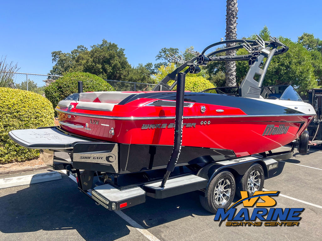 2017 Malibu Boats 23 LSV