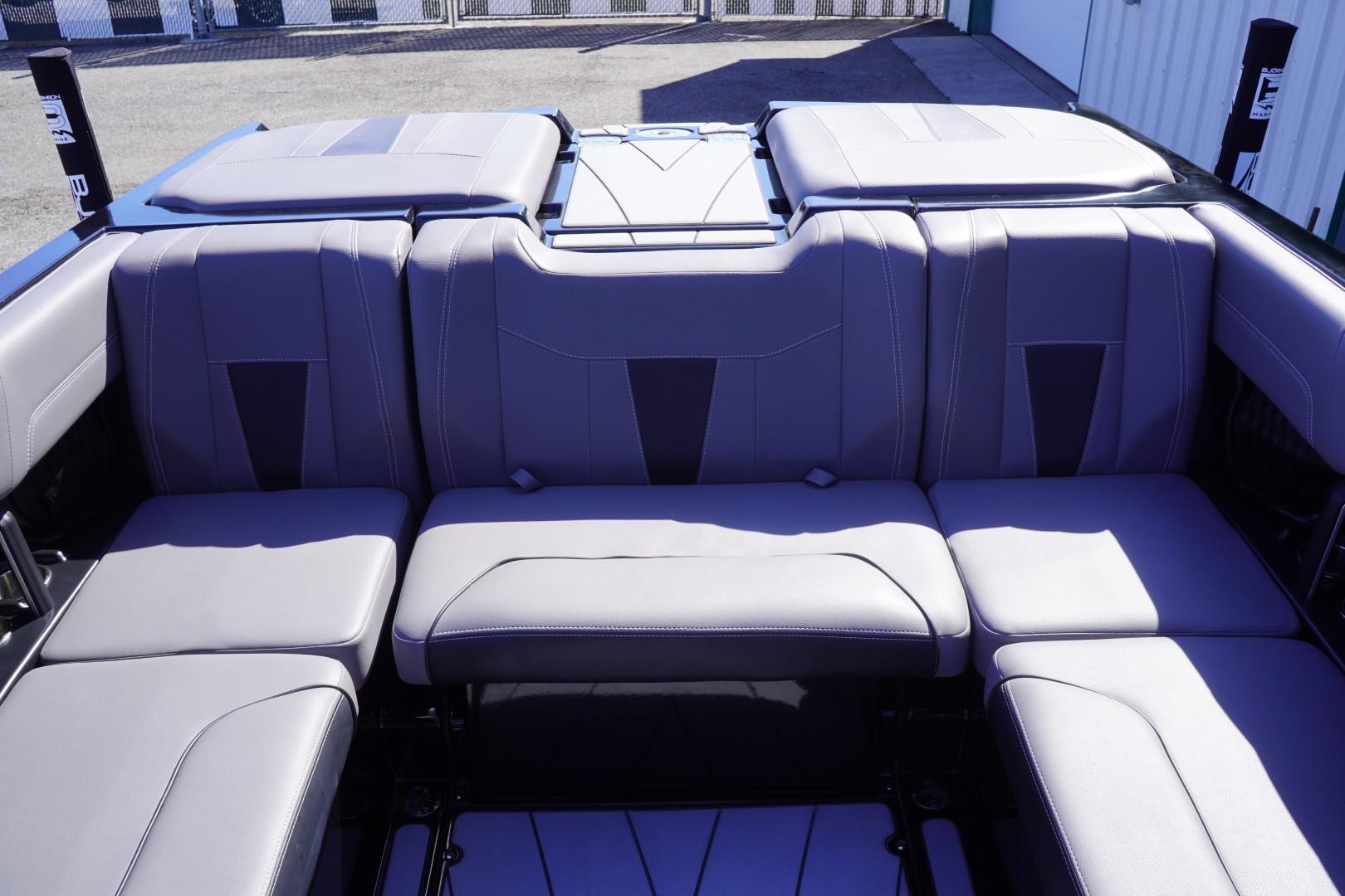 2022 Malibu Boats 23 LSV 45 Hours!