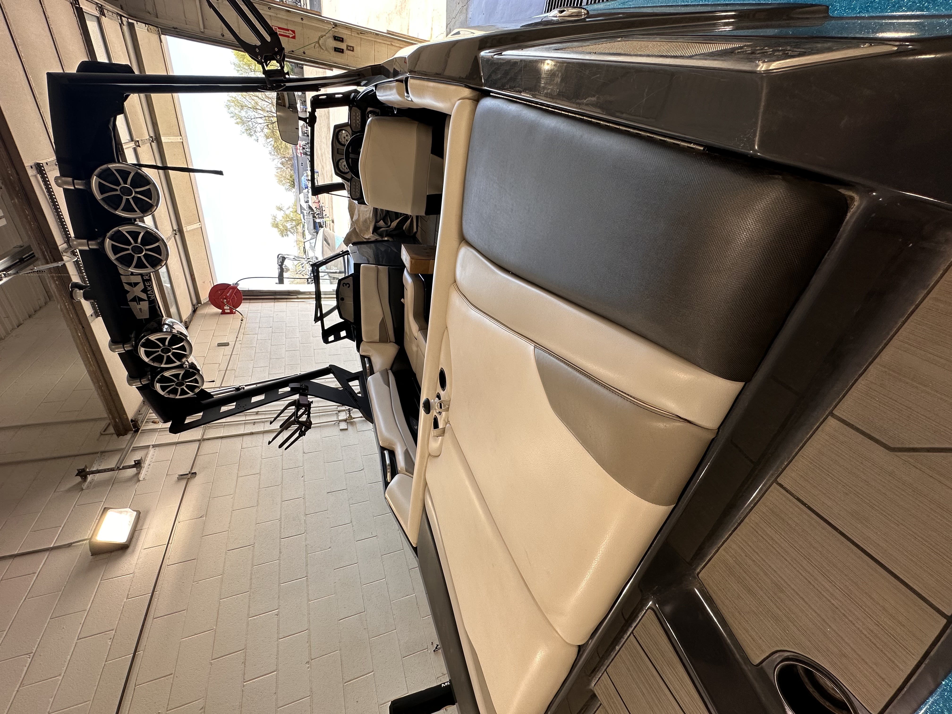 2018 Axis A22