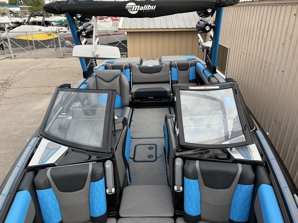 2021 Malibu Boats M220